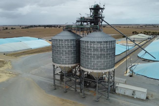 GrainFlow Mallala site with fast rail loader